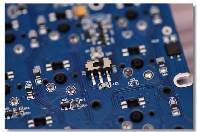 逼格满满—iQunix F96侧刻键盘之拆解评测