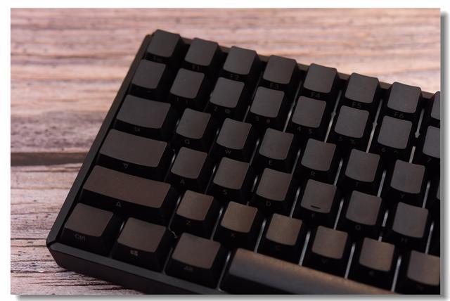 逼格满满—iQunix F96侧刻键盘之拆解评测