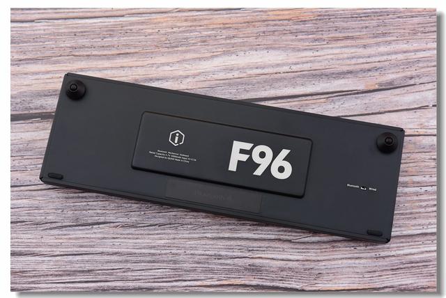 逼格满满—iQunix F96侧刻键盘之拆解评测