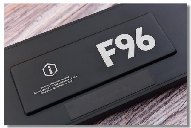 逼格满满—iQunix F96侧刻键盘之拆解评测