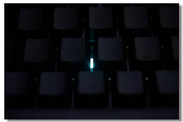 逼格满满—iQunix F96侧刻键盘之拆解评测