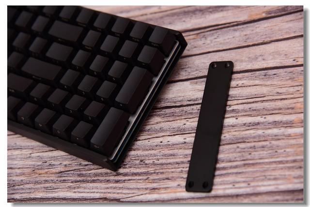 逼格满满—iQunix F96侧刻键盘之拆解评测
