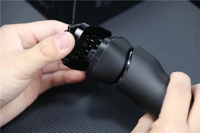 小米首款高端剃须刀！售价499元，功能完胜博朗飞利浦