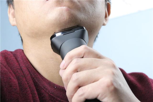 小米首款高端剃须刀！售价499元，功能完胜博朗飞利浦