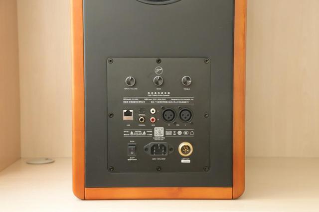 8英寸的低频怒吼！HiVi惠威M5A客厅音箱测评体验