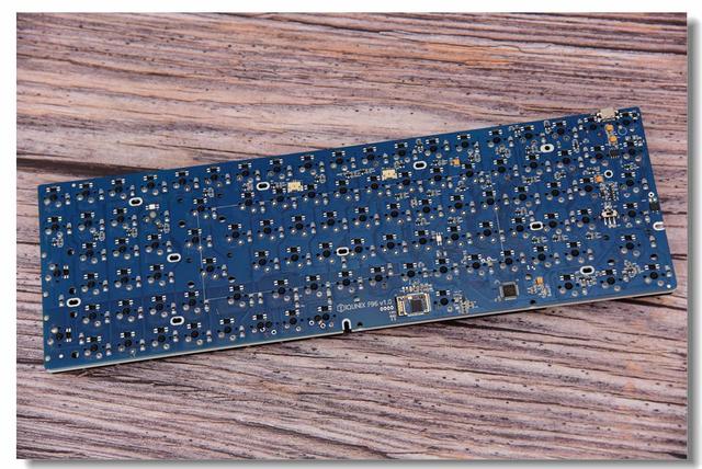 逼格满满—iQunix F96侧刻键盘之拆解评测