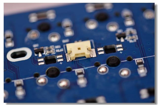 逼格满满—iQunix F96侧刻键盘之拆解评测