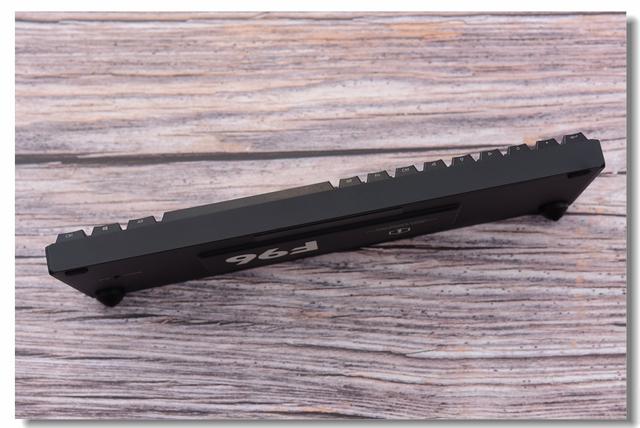 逼格满满—iQunix F96侧刻键盘之拆解评测