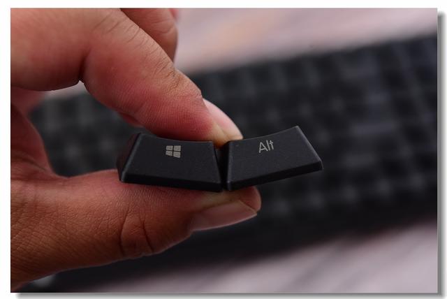 逼格满满—iQunix F96侧刻键盘之拆解评测