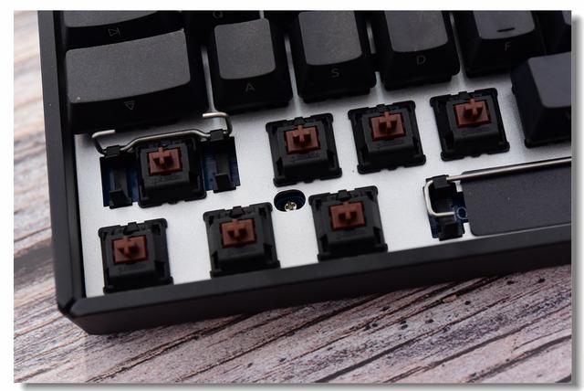 逼格满满—iQunix F96侧刻键盘之拆解评测