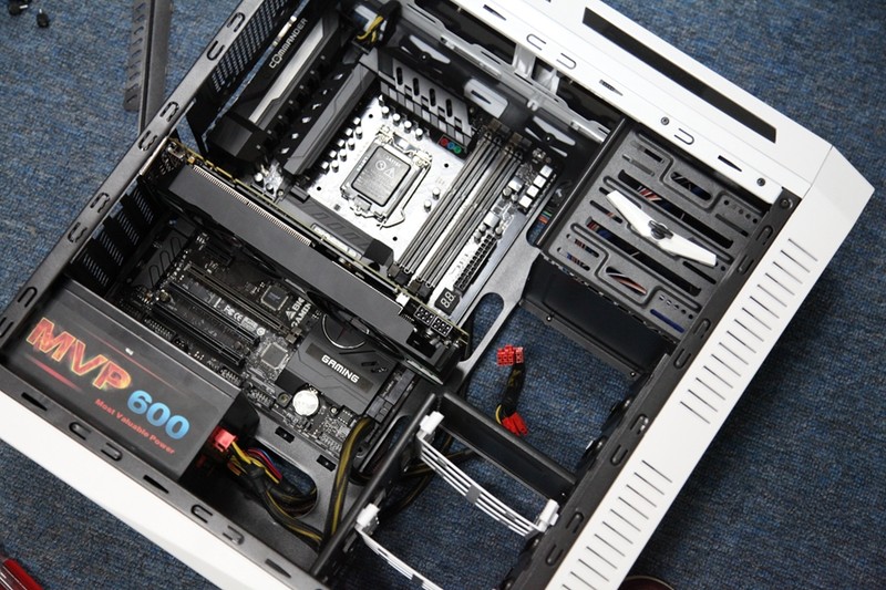 航嘉mvp 600 大战GTX980显卡，壕无压力，顺便分享装机跑分~