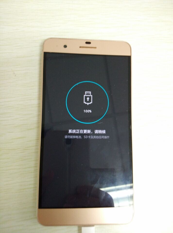 荣耀6plus使用SD卡升级，却显示100%，系统正在更新，请稍候，请问怎么处理
