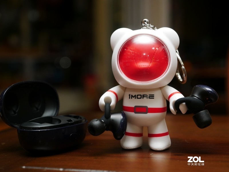 偶像就在耳边 1MORE 时尚豆太空人特别版评测