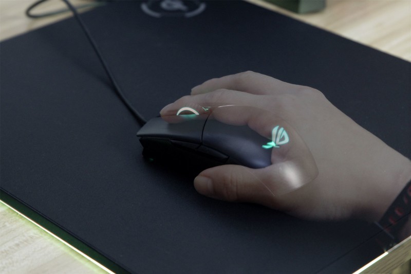 转轴机械按键玩COD16啥感觉？ROG IMPACT II首发拆解测评