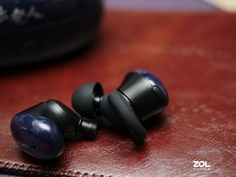 偶像就在耳边 1MORE 时尚豆太空人特别版评测