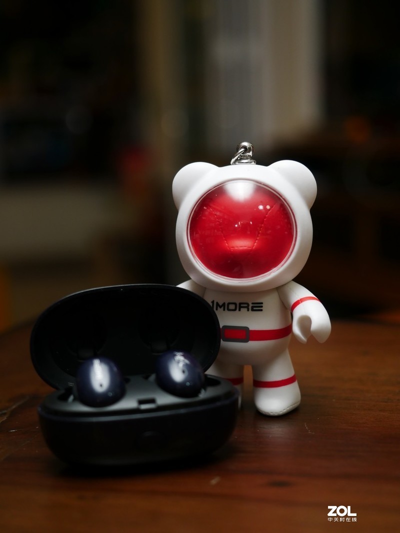 偶像就在耳边 1MORE 时尚豆太空人特别版评测