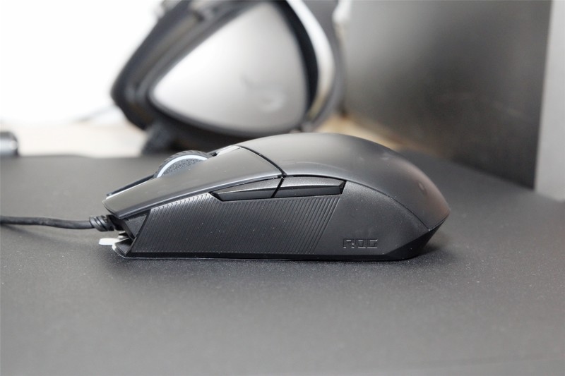 转轴机械按键玩COD16啥感觉？ROG IMPACT II首发拆解测评