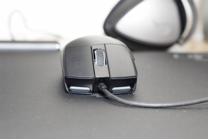 转轴机械按键玩COD16啥感觉？ROG IMPACT II首发拆解测评