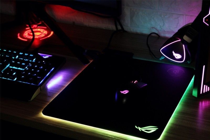 转轴机械按键玩COD16啥感觉？ROG IMPACT II首发拆解测评