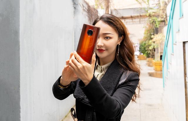 高通骁龙865+全焦段覆盖！无界瀑布屏vivo NEX 3S深度体验