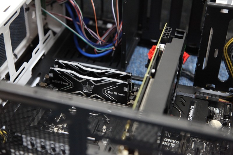 航嘉mvp 600 大战GTX980显卡，壕无压力，顺便分享装机跑分~