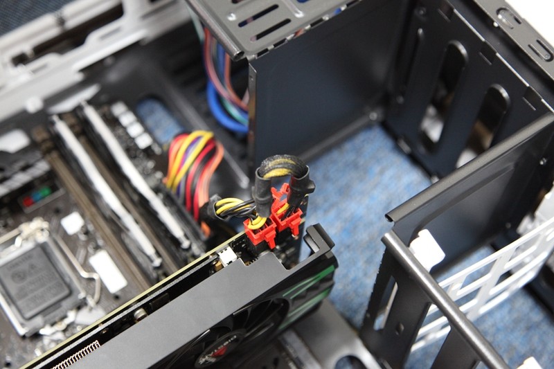 航嘉mvp 600 大战GTX980显卡，壕无压力，顺便分享装机跑分~