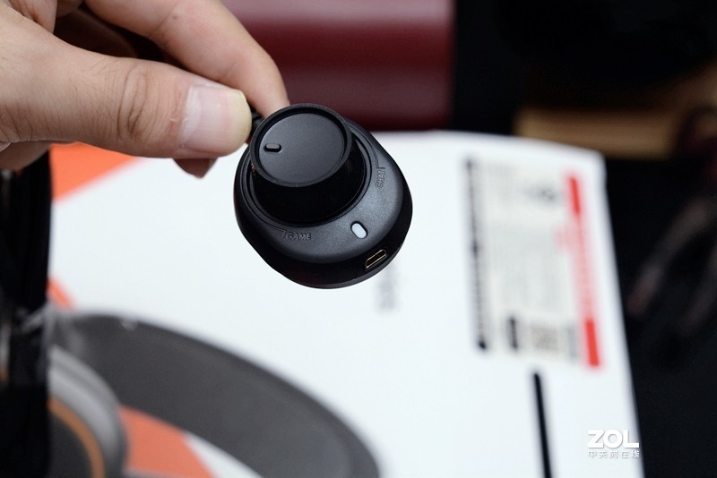 开黑队友话太多？赛睿这款带ChatMix功能的游戏耳机专治