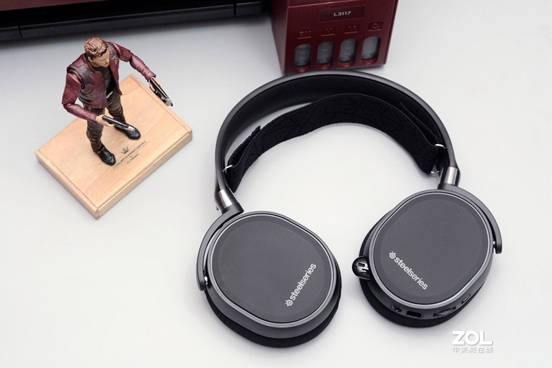 开黑队友话太多？赛睿这款带ChatMix功能的游戏耳机专治