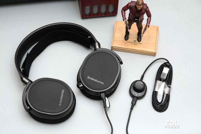 开黑队友话太多？赛睿这款带ChatMix功能的游戏耳机专治