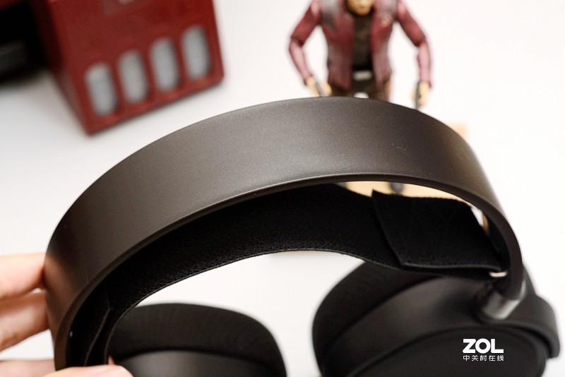 开黑队友话太多？赛睿这款带ChatMix功能的游戏耳机专治