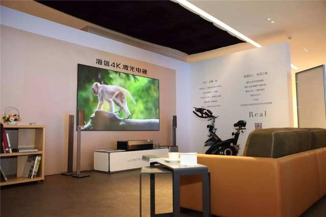 蜗居在家电视功能凸显，激光电视却凭超强护眼优势火了起来