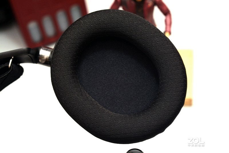 开黑队友话太多？赛睿这款带ChatMix功能的游戏耳机专治