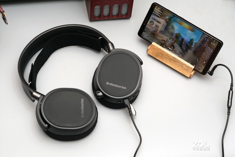 开黑队友话太多？赛睿这款带ChatMix功能的游戏耳机专治