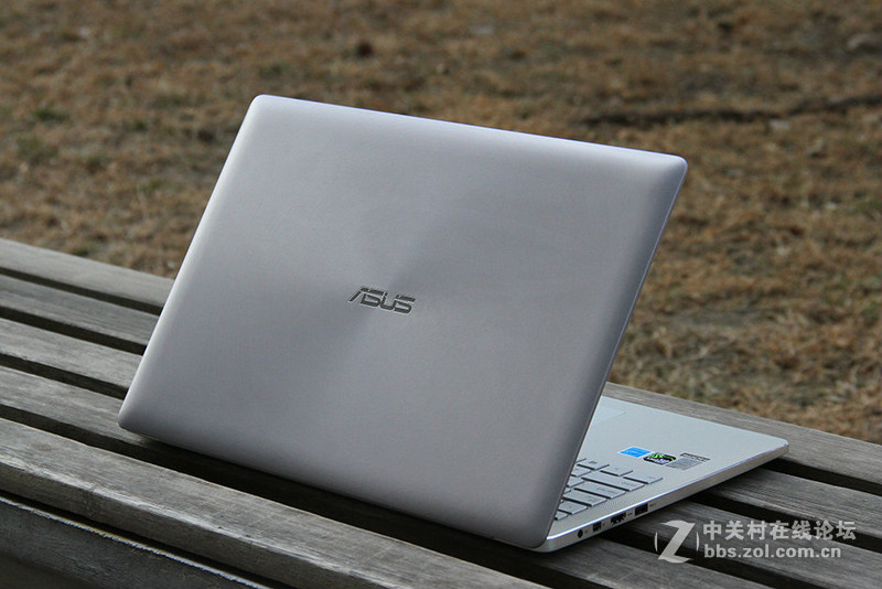 超高清的魅力 华硕UX501游戏本靓图赏