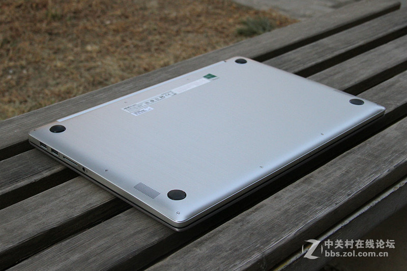 超高清的魅力 华硕UX501游戏本靓图赏