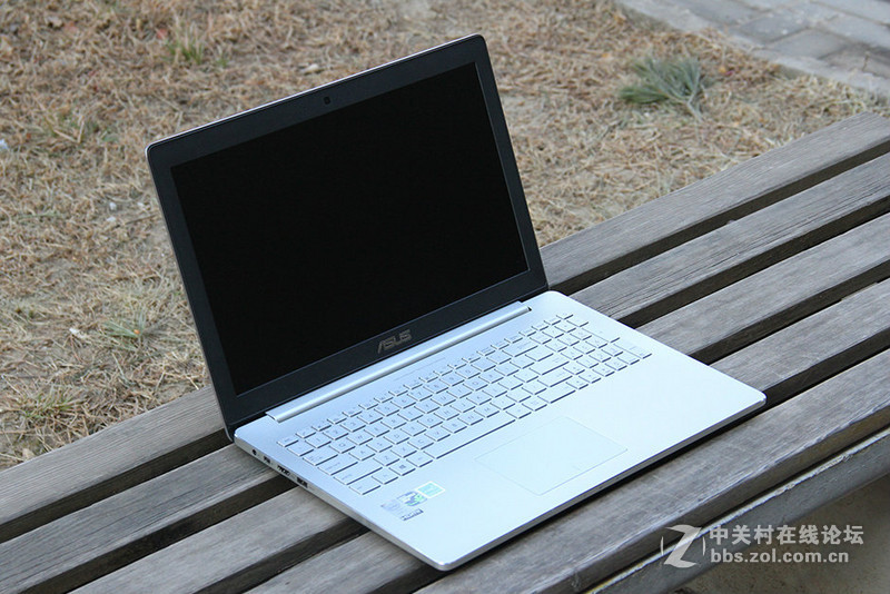 超高清的魅力 华硕UX501游戏本靓图赏