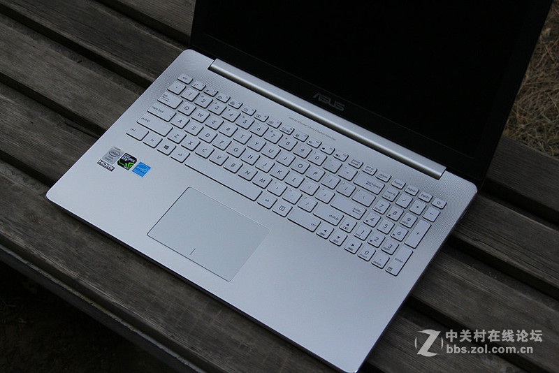 超高清的魅力 华硕UX501游戏本靓图赏