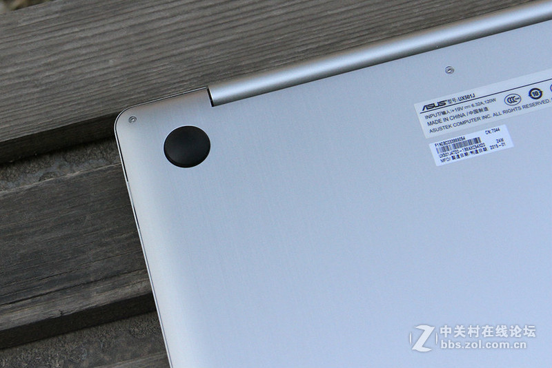 超高清的魅力 华硕UX501游戏本靓图赏