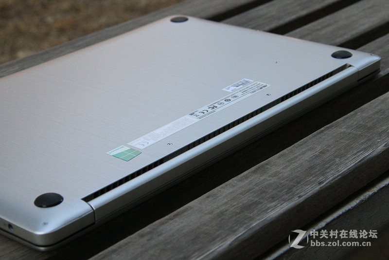 超高清的魅力 华硕UX501游戏本靓图赏