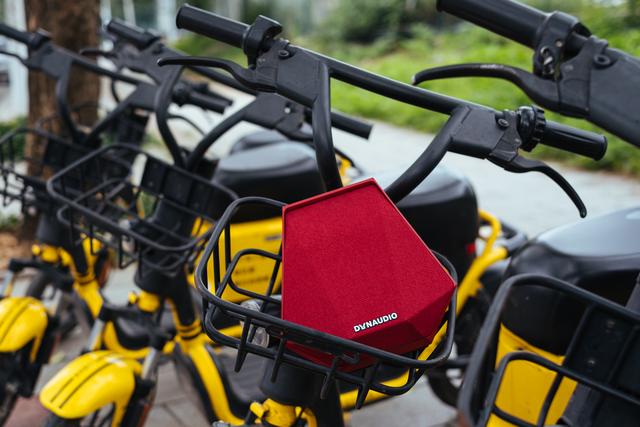 小身材有大内涵，宜静宜动的音乐精灵：丹拿蓝牙音箱 Music 1