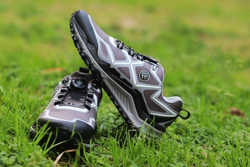 运动智芯 FREETIE 旋钮户外越野跑鞋