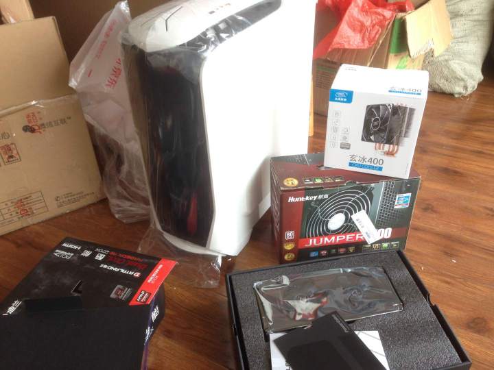 搞了一套东西，自己回来装机玩，很喜欢超越机箱