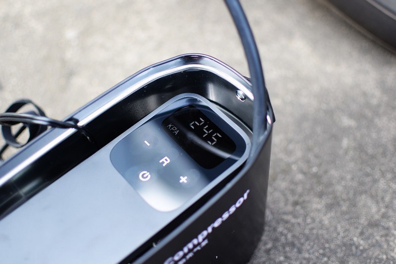 快捷方便 70迈汽车轮胎充气泵 体验