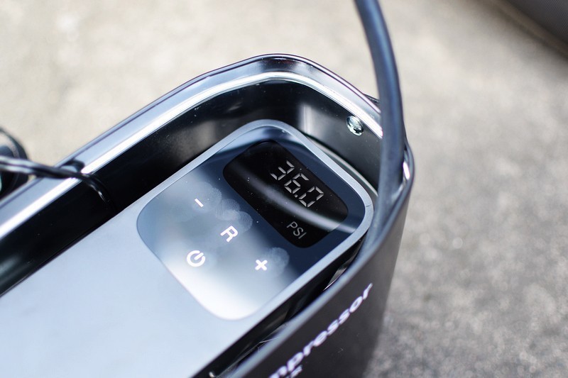 快捷方便 70迈汽车轮胎充气泵 体验