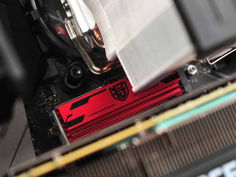 4k电视玩游戏爽不爽 篇一：B365主板的PCI-E通道知多少，NVMe SSD的福利到了？