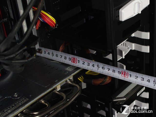 变形金刚3至尊版机箱评测