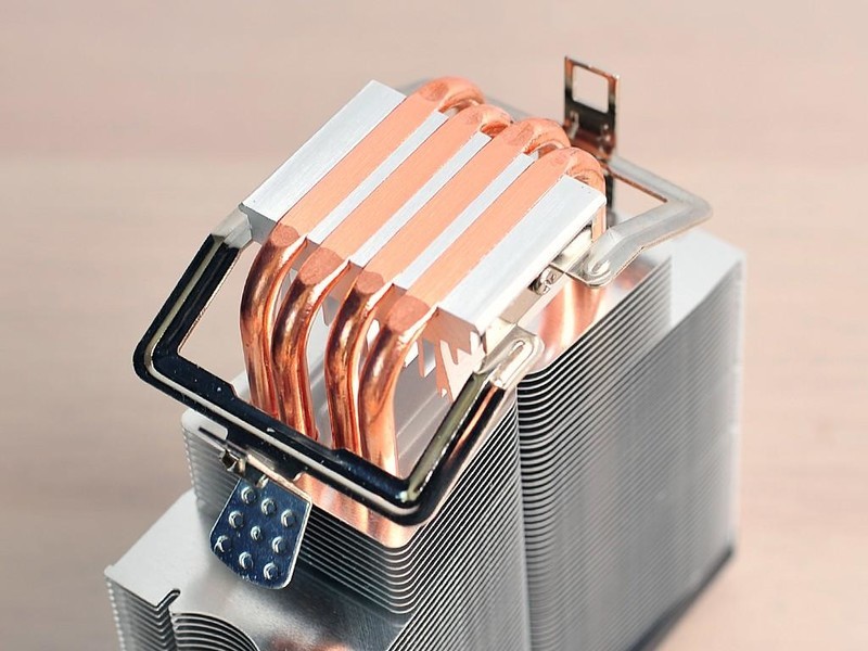 4k电视玩游戏爽不爽 篇一：B365主板的PCI-E通道知多少，NVMe SSD的福利到了？