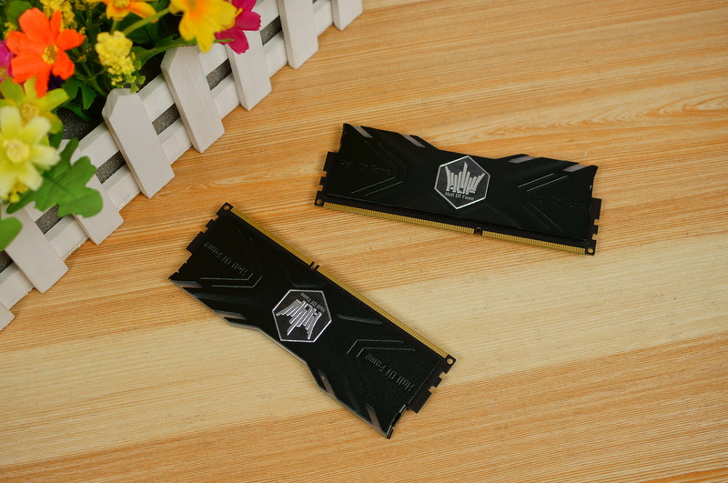 #名人堂积分争霸赛#晒之前刚买影驰HOF DDR3 4G*2内存套装