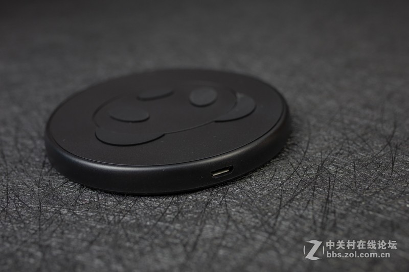 熊猫头作伴，快充不伤身，体验CHOETECH 苹果无线充电器