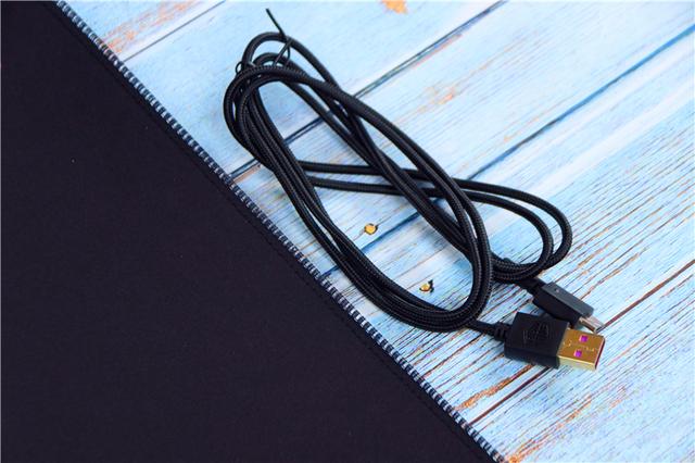 鼠标垫也玩RGB灯效，还能防泼溅，这款酷冷MP750让我长见识